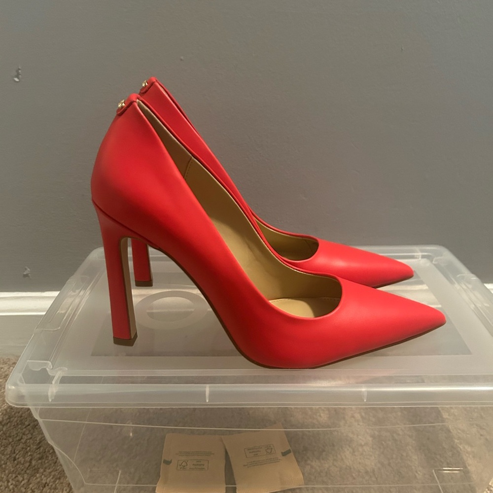 NWOT Michael Kors Amara pumps - Picture 2 of 8